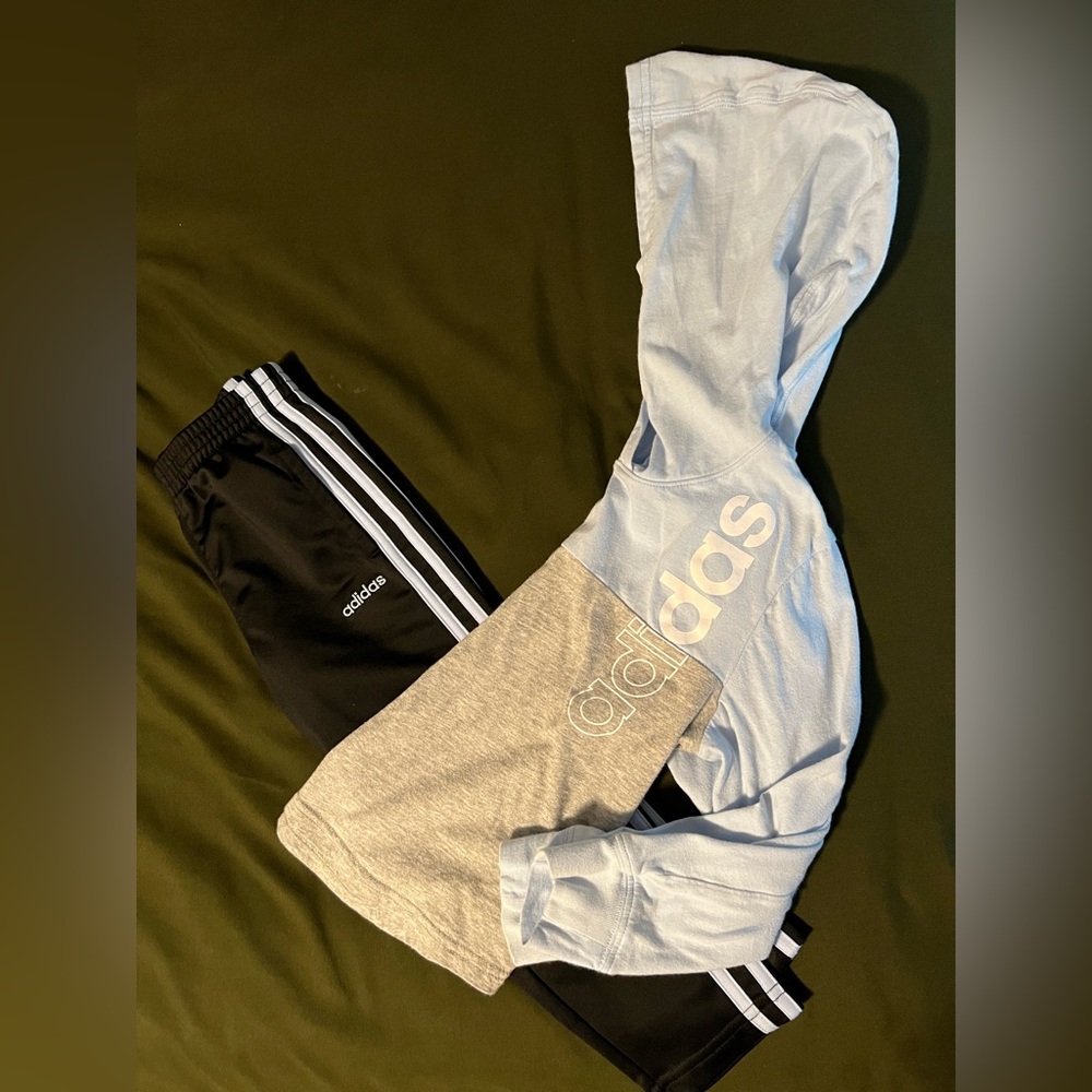 Adidas 2 piece light blue/black set